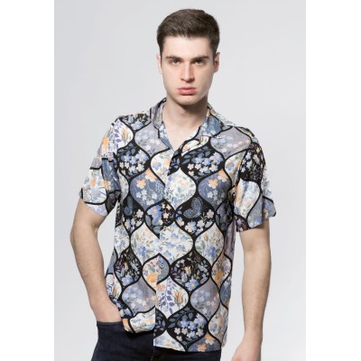 13174 CAMISA CRO MC ESTAMPADA CUELLO BOWLING